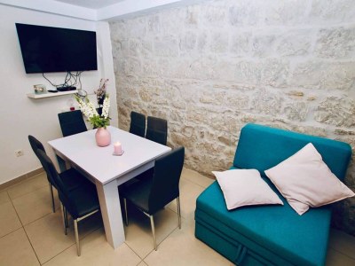 Apartment Dalmatian White Shell Apartment- Two Bedroom Apartment - Outdoor photo 24