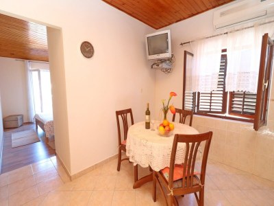 Apartment Apartments Peselj-Studio Apartment with Balcony and Sea View ( 1 ) - Features photo 5