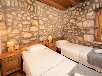 Villa Villa Lazini Dvori - Two Bedroom Stone House Villa with Private Pool - Features photo 12