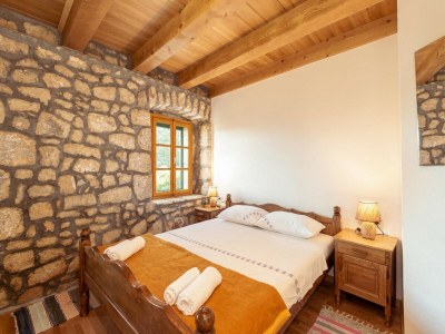 Villa Villa Lazini Dvori - Two Bedroom Stone House Villa with Private Pool - Features photo 13