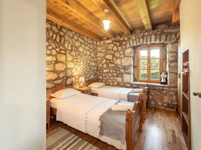 Villa Villa Lazini Dvori - Two Bedroom Stone House Villa with Private Pool - Features photo 15