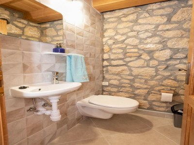 Villa Villa Lazini Dvori - Two Bedroom Stone House Villa with Private Pool - Features photo 27