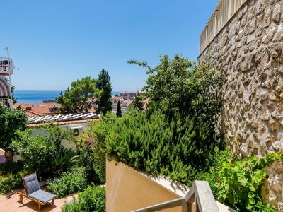 Apartment Private Garden Apartment Dubrovnik - Two-Bedroom Apartment with Garden and Terrace - Outdoor photo 2
