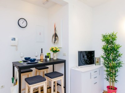 Apartment Private Garden Apartment Dubrovnik - Two-Bedroom Apartment with Garden and Terrace - Features photo 8