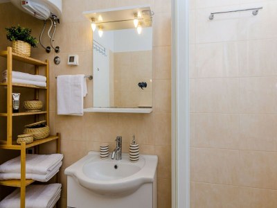 Apartment Private Garden Apartment Dubrovnik - Two-Bedroom Apartment with Garden and Terrace - Features photo 14