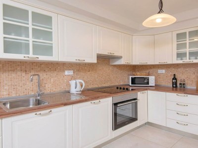 Holiday house Holiday Home Lovište-Three Bedroom Holiday Home with Pool and  Sea View - Features photo 10