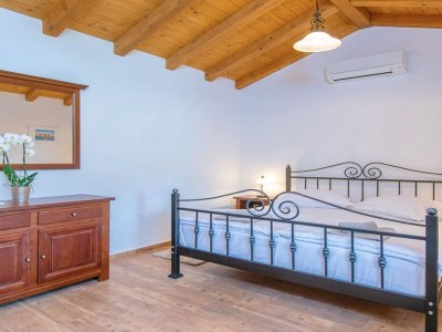 Holiday house Holiday Home Lovište-Three Bedroom Holiday Home with Pool and  Sea View - Features photo 18