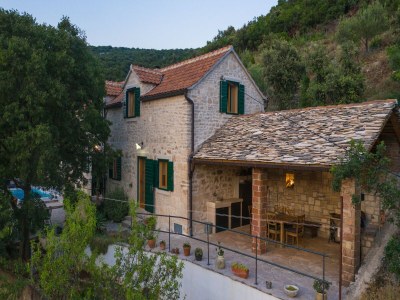 Villa Villa Dol-Three Bedroom Villa with Pool in Brač - Villa