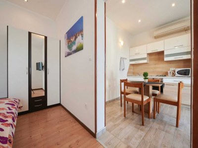 Apartment Apartments Vujina - Premium Studio Apartment with Terrace 1 (Petra) - Outdoor photo 10