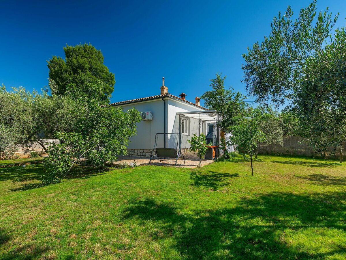 Holiday house Holiday house Chill out Loborika - Two Bedroom Holiday Home with Terrace - Outdoor photo 2