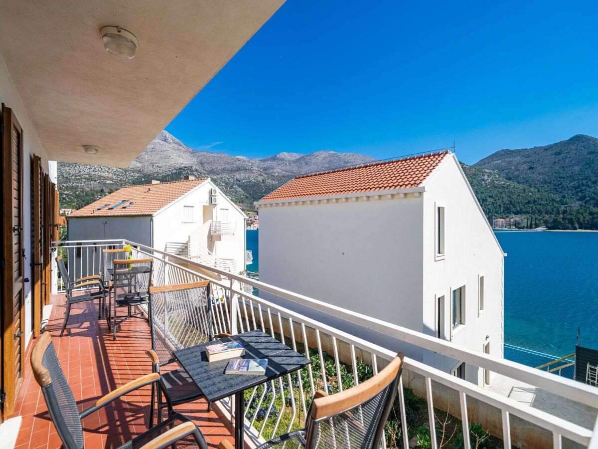 Apartment Apartment Bobić- Three Bedroom Apartment with Balcony and Sea View