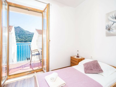 Apartment Apartment Bobić- Three Bedroom Apartment with Balcony and Sea View - Features photo 13