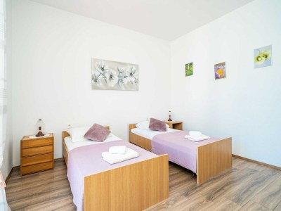 Apartment Apartment Bobić- Three Bedroom Apartment with Balcony and Sea View - Features photo 15