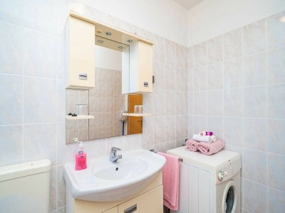 Apartment Apartment Bobić- Three Bedroom Apartment with Balcony and Sea View - Features photo 16