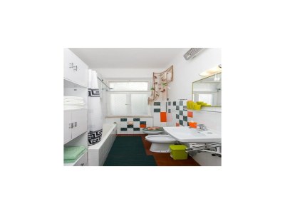 Apartment Apartment Blue & Green -  Two-Bedroom Apartment with Terrace and Garden View - Features photo 8