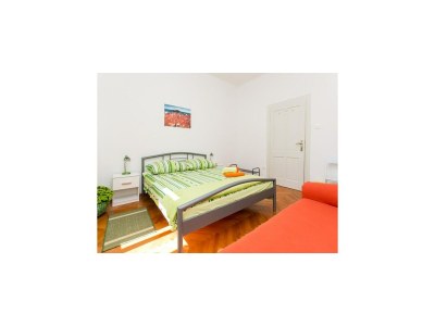 Apartment Apartment Blue & Green -  Two-Bedroom Apartment with Terrace and Garden View - Features photo 18