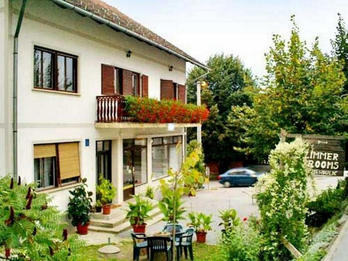Apartment Apartments & Rooms Rendulić - Two bedroom Suite with shared Terrace - Outdoor photo 2