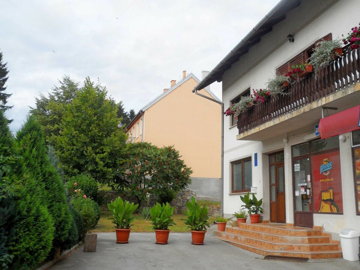 Apartment Apartments & Rooms Rendulić - Two bedroom Suite with shared Terrace - Outdoor photo 5