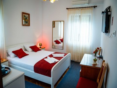 Apartment Guest House Cesic - Double Room No3 - Features photo 10
