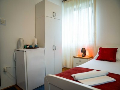 Apartment Guest House Cesic - Double Room No3 - Features photo 12