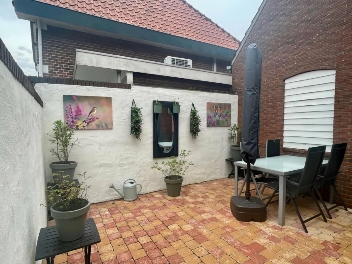 Apartment Historic City Apartment with Private Patio - Outdoor photo 3