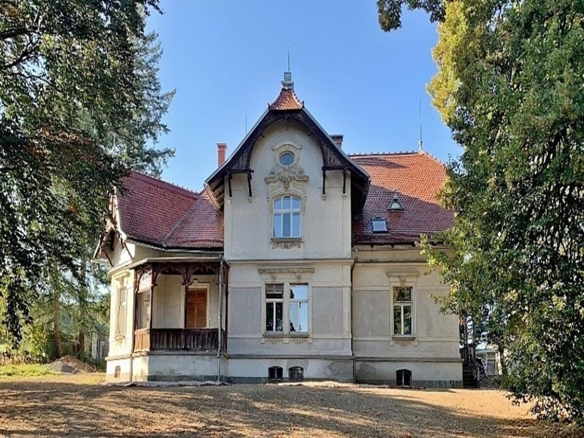 Holiday house Spacious holiday home in Šluknov with private garden - Outdoor photo 4