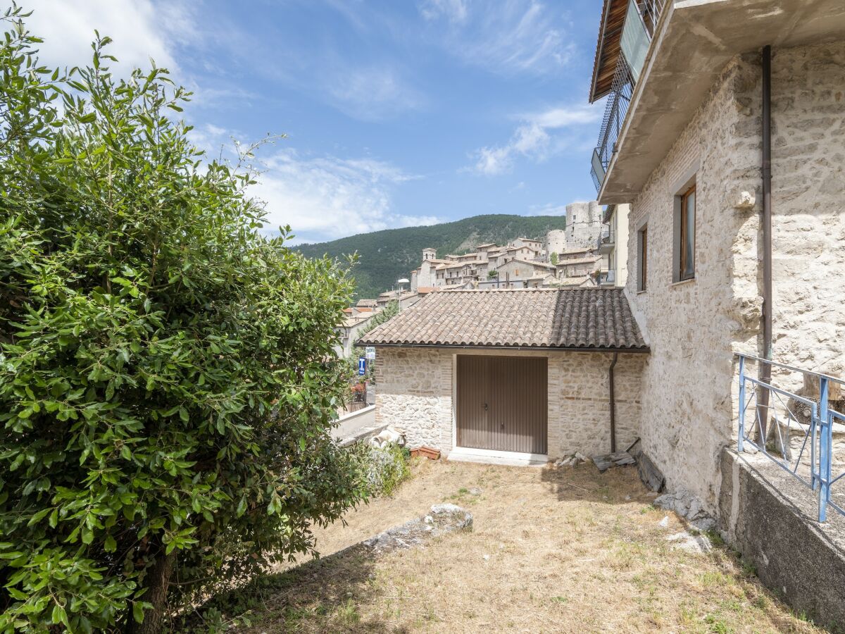 Apartment Einladendes Apartment in Umbrien mit Garten - Outdoor photo 2
