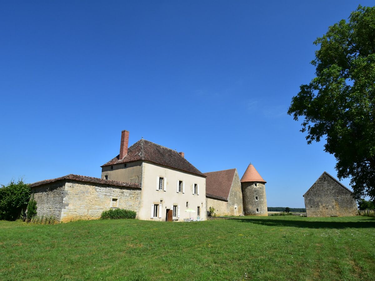 Cottage Mansion in Burgundy near Morvan Natural Park