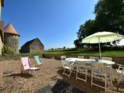 Cottage Mansion in Burgundy near Morvan Natural Park - Outdoor photo 12