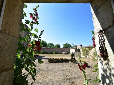 Cottage Mansion in Burgundy near Morvan Natural Park - Outdoor photo 36