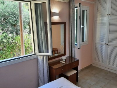 Apartment Apartment in Mpenitses with Sea View & Pool - Features photo 27