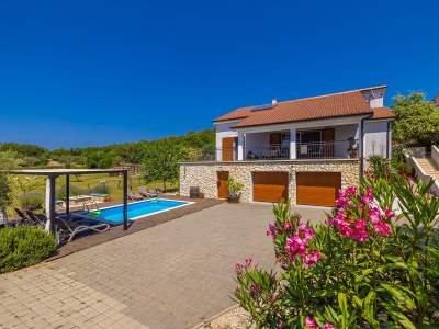 Holiday house Franolic with swimming pool in Bajčići - Holiday house