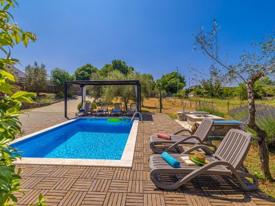 Holiday house Franolic with swimming pool - Outdoor photo 7