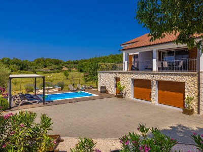 Holiday house Franolic with swimming pool - Outdoor photo 13