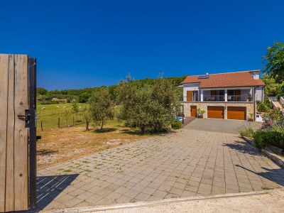 Holiday house Franolic with swimming pool - Outdoor photo 18