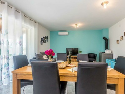 Holiday house Franolic with swimming pool - Features photo 21