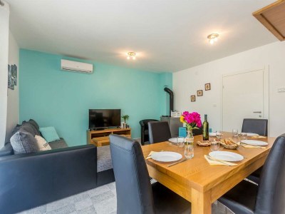 Holiday house Franolic with swimming pool - Features photo 22