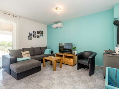 Holiday house Franolic with swimming pool - Features photo 24