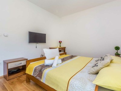 Holiday house Franolic with swimming pool - Features photo 28