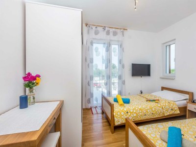 Holiday house Franolic with swimming pool - Features photo 32