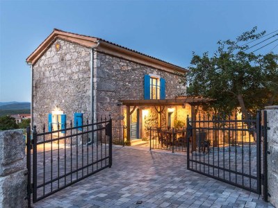 Holiday house MAREVIC with pool in Vrh - Holiday house