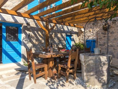 Holiday house MAREVIC with pool - Outdoor photo 6