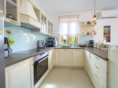 Villa NATHALIE with private pool, jacuzzi and outdoor sauna - Features photo 17