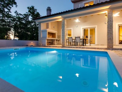 Holiday house Sandrina with a heated pool - Outdoor photo 2