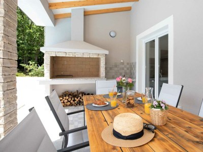 Holiday house Sandrina with a heated pool - Outdoor photo 6