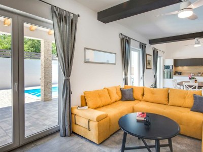 Holiday house Sandrina with a heated pool - Features photo 15