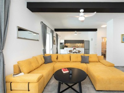 Holiday house Sandrina with a heated pool - Features photo 18