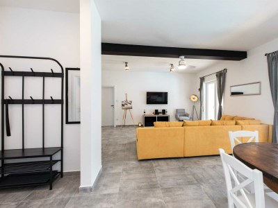 Holiday house Sandrina with a heated pool - Features photo 19