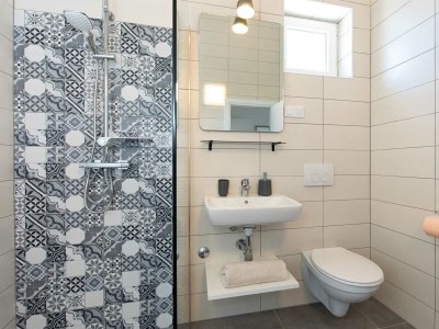 Holiday house Sandrina with a heated pool - Features photo 28