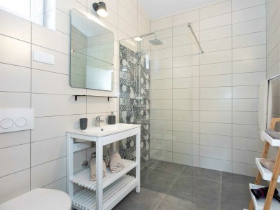 Holiday house Sandrina with a heated pool - Features photo 35